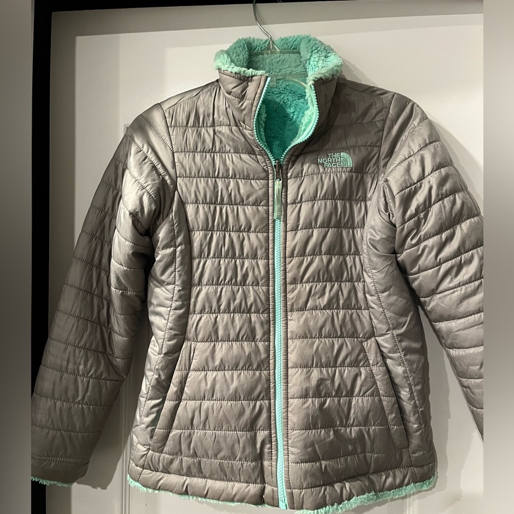 A north face puffer jacket. Girls 14/16
